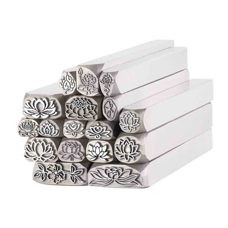 Metalowe stemple z motywem kwi – Leatherwork Flowers recenzja i cena