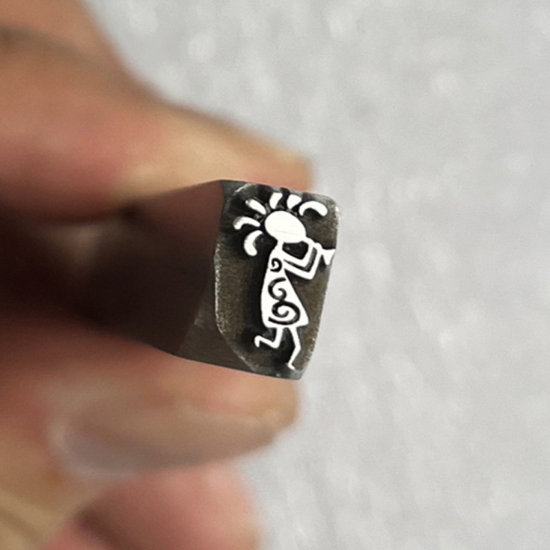 Indyjski projekt logo narzędzi – Leatherwork Punch recenzja i cena